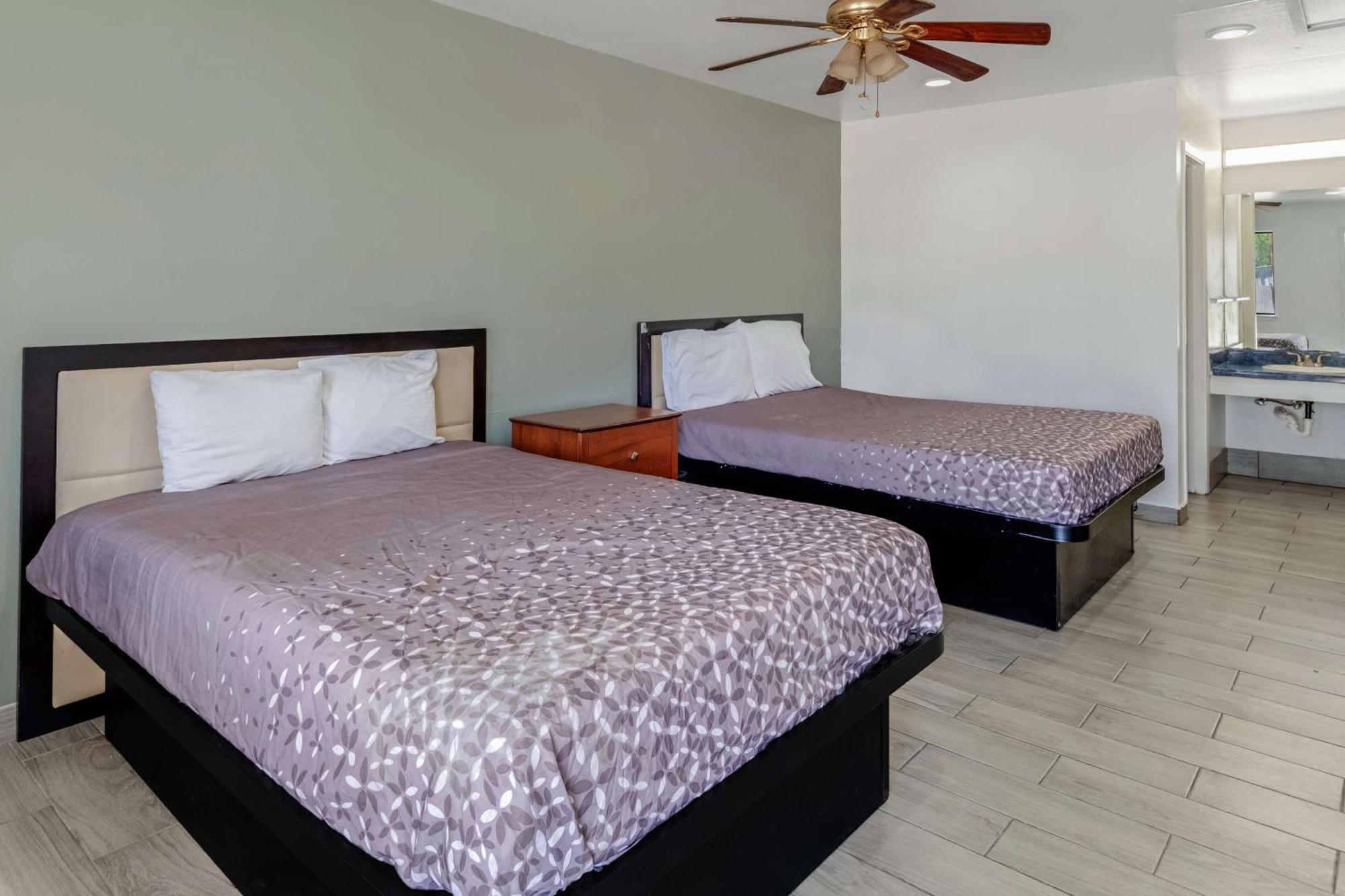 Americas Best Value Inn San Antonio Downtown Riverwalk ภายนอก รูปภาพ